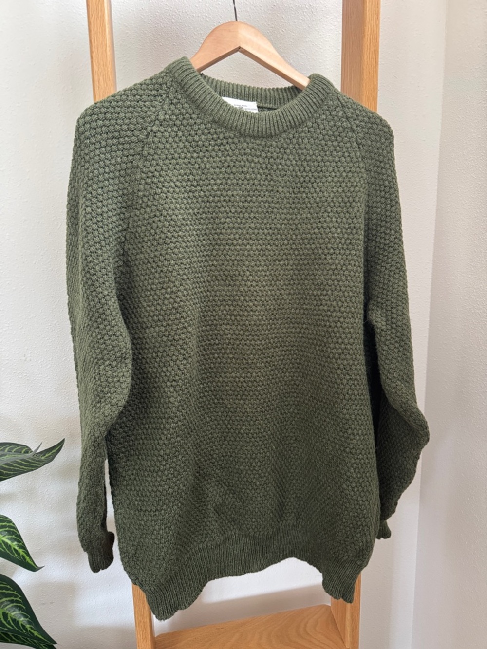 British Made Swaledale Woollens Olive Green Crewneck 100% Wool Pullover Sweater